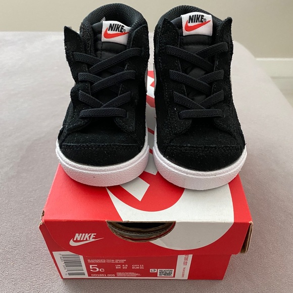 Nike Blazer Mid ‘77 - Picture 2 of 5